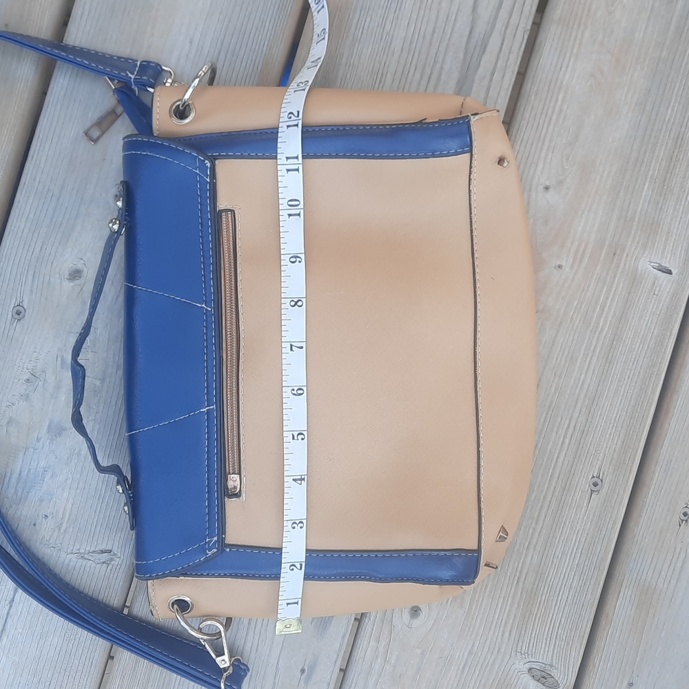 Handbag - Picture 9 of 12